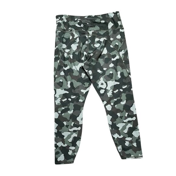 ATHLETA Lightening Camo 7/8 Tight Green Camo Size Large - Picture 4 of 10